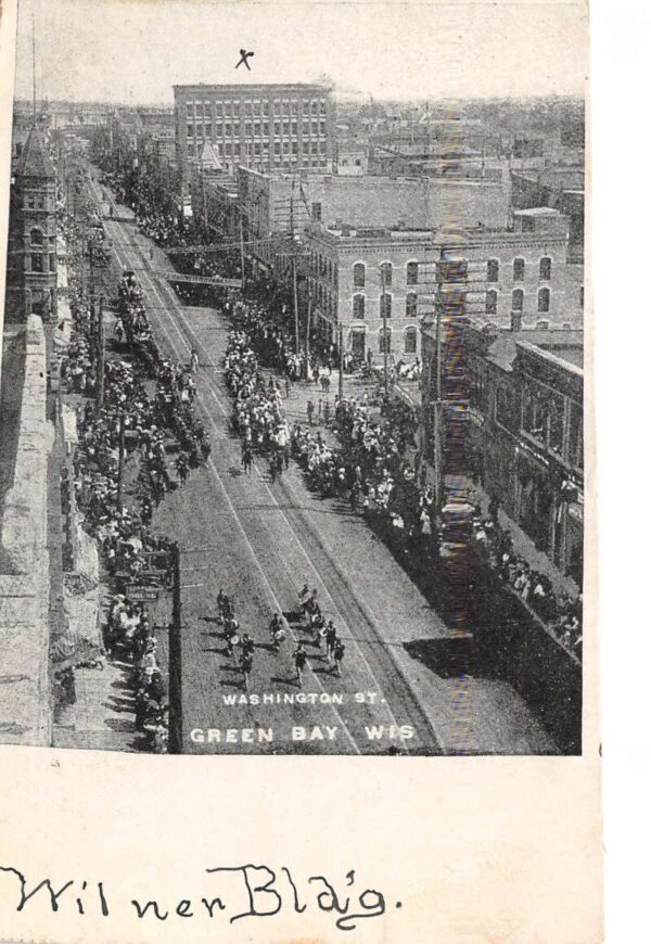 Green Bay Wisconsin Washington Street Parade Scene Vintage Postcard AA82090