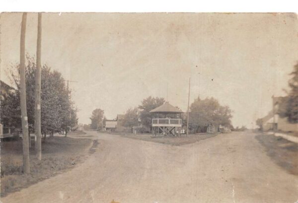 Marion Wisconsin Marshfield? Street Scene Real Photo Vintage Postcard AA94306