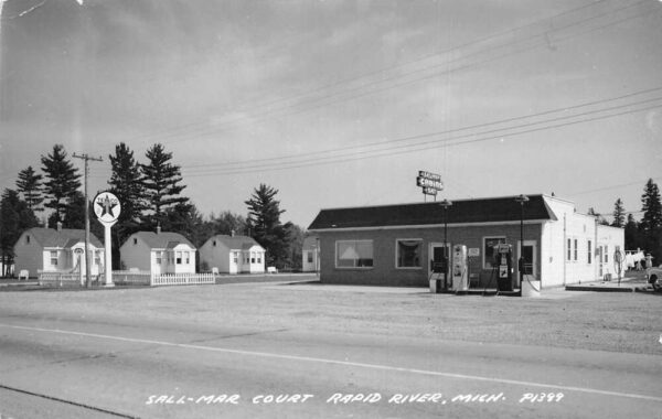 Rapid River Michigan Sall-Mar Court Texaco Real Photo Postcard AA98514