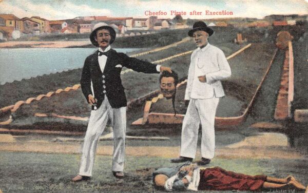China Hong Kong Cheefoo Pirate after Execution Macabre Vintage Postcard AA90746
