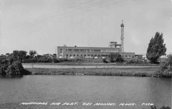 Des Moines Iowa Municipal Airport Real Photo Vintage Postcard AA91228