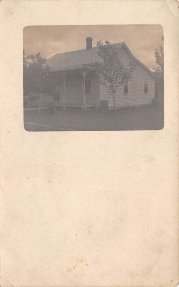 Amherst Wisconsin Small Cottage Real Photo Vintage Postcard AA91233