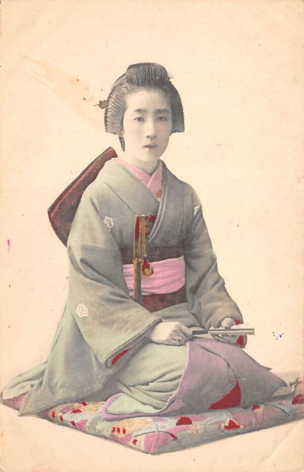 Japanese Geisha Girl, Tinted Photo, Vintage Postcard U21412
