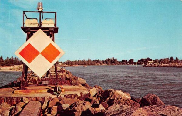 Nokomis Florida Fisherman At The Coast Guard Light, Vintage Postcard U21943