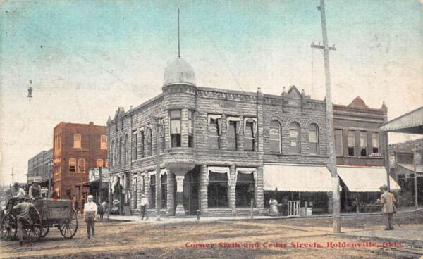 Holdenville Oklahoma Corner 6th and Cedar Streets Vintage Postcard AA99111