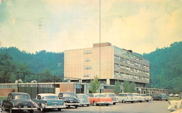 Harlan Kentucky Harlan Memorial Hospital Vintage Postcard AA99623