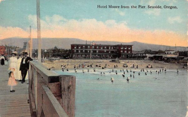 Seaside Oregon Hotel Moore from the Pier Vintage Postcard AA99729