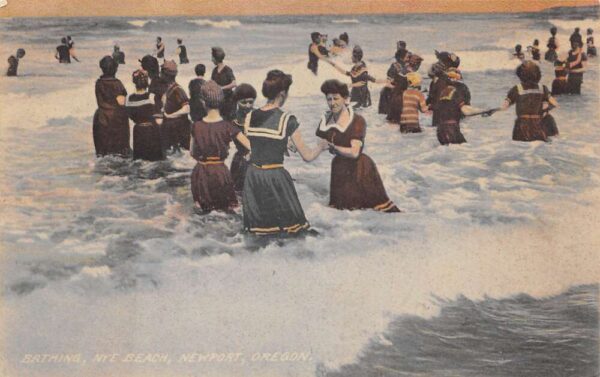 Newport Oregon Nye Beach Bathing Scene Vintage Postcard AA99734