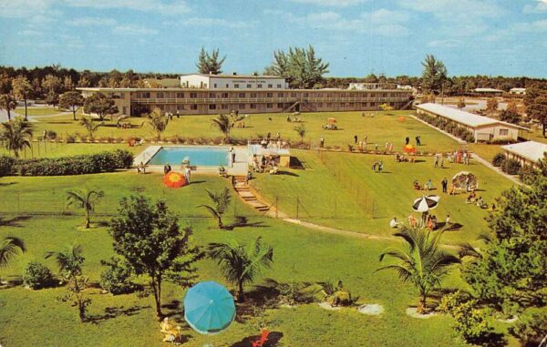 Boca Raton Florida Bible Grounds Chautauqua Swimming Pool Postcard AA99759
