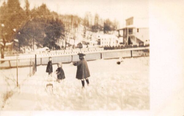 Jennings Maryland Children playing in Snow Real Photo Vintage Postcard AA99771