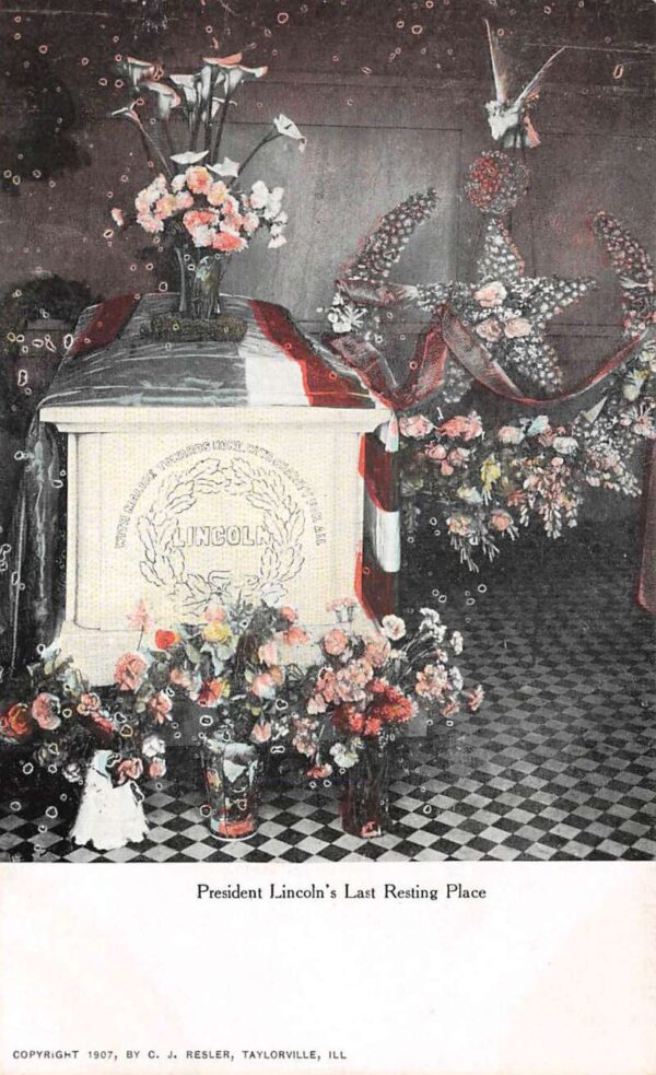 President Lincolns Last Resting Place Coffin Vintage Postcard AA99791