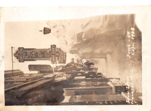Ironwood Michigan Snow Scene Hong Kong Chinese Restaurant Real Photo PC AA88548