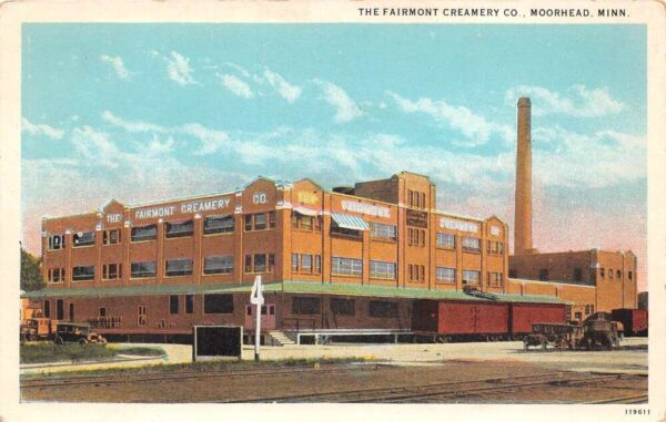 Moorhead Minnesota The Fairmont Creamery Co., White Border, Vintage PC U20776