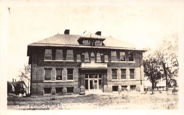 Garden City Missouri Garden City Public School, Real Photo, Vintage PC U20788