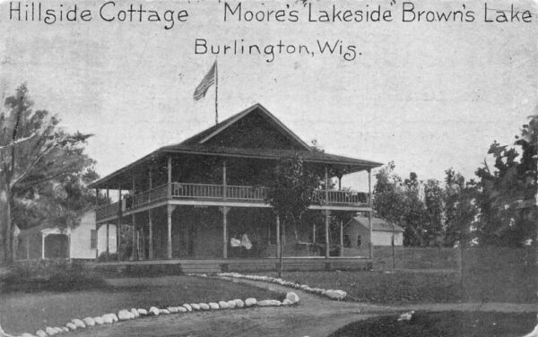Burlington Wisconsin Moore's Lakeside Brown's Lake Hillside Cottage PC AA89779