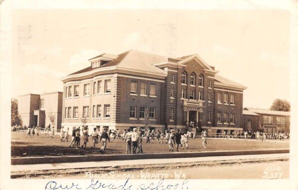 Wapato Washington Public School Real Photo Vintage Postcard AA90058
