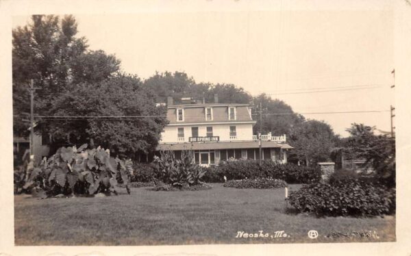Neosha Missouri Big Spring Inn Garden Real Photo Postcard AA100239
