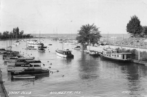 Wilmette Illinois Yacht Club, Real Photo, Vintage Postcard U22769