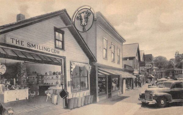 Camden Maine Main Street The Smiling Cow Store Vintage Postcard AA100552