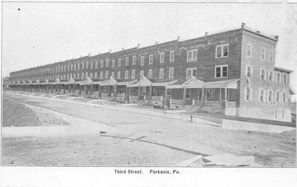 Perkasie Pennsylvania Third Street Residential Area Vintage Postcard AA100590