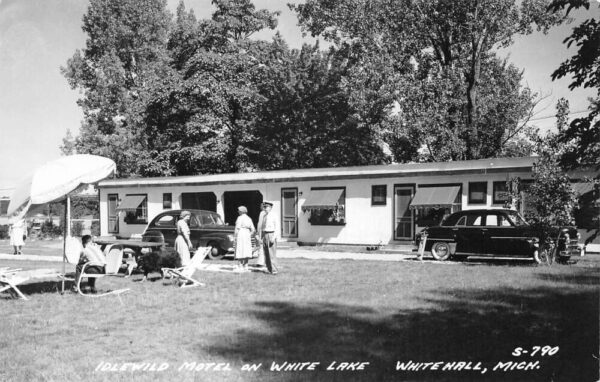 Whitehall Michigan Idlewild Motel on White Lake Real Photo Postcard AA100616