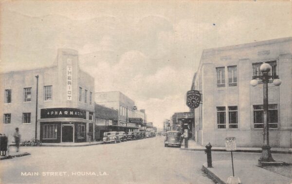 Houma Louisiana Main Street, Drug Store, Vintage Postcard U22993
