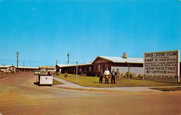 Fresno California Senior Citizens Village, Photochrome, Vintage Postcard U23051
