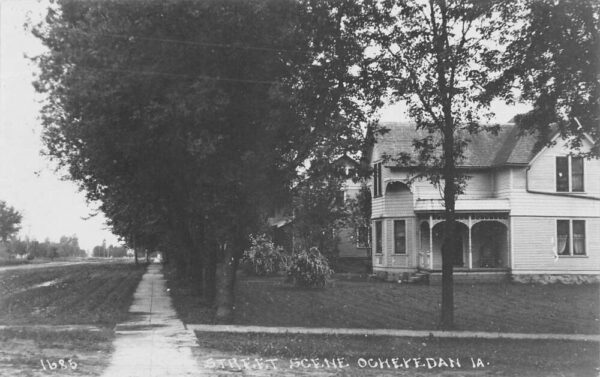 Ocheyedan Iowa Street Scene Real Photo Vintage Postcard AA100701