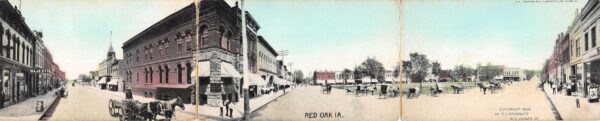 Red Oak Iowa Street Scene Tri-Fold Vintage Postcard AA100751