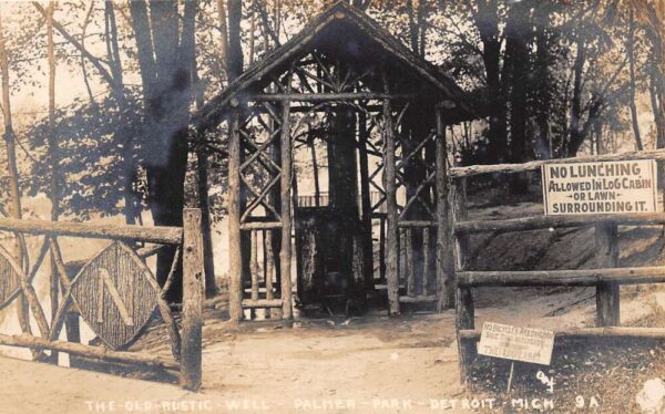 Detroit Michigan Palmer Park, Old Rustic Well, Real Photo, Vintage PC U20361