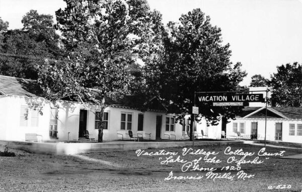 Gravois Mills Missouri Vacation Village Cottage Court Real Photo PC AA86903