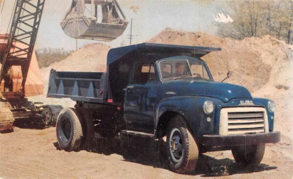 GMC Medium Duty 4 Wheeler Truck Auto Ad Vintage Postcard AA87034