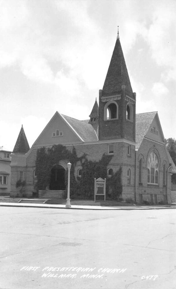 Willmar Minnesota First Presbyterian Church Real Photo Vintage Postcard AA87154