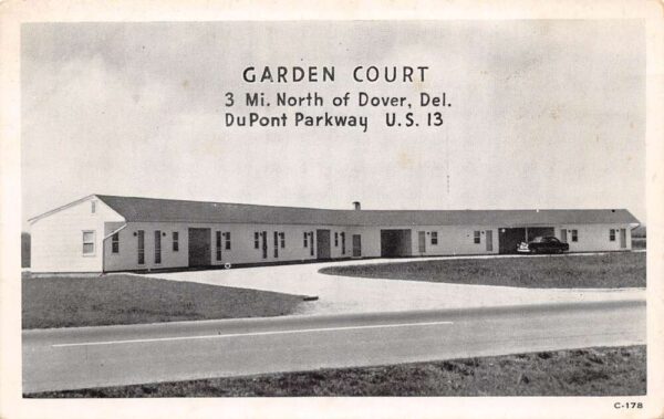 Dover Delaware Garden Court Motor Court, B/W Chrome, Vintage Postcard U23180