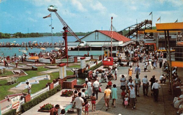 Monticello Indiana Boardwalk, Indiana Beach, Shafer Lake, Vintage PC U23323