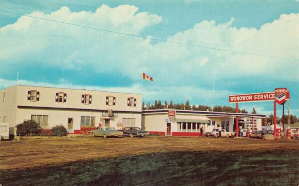 Wonowon Canada Wonowon Service Station Chevron Alaska Highway Postcard AA101842