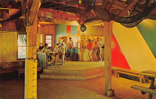 Small Point Maine Hermit Island Campgrounds, Snack Bar, Vintage Postcard U23492