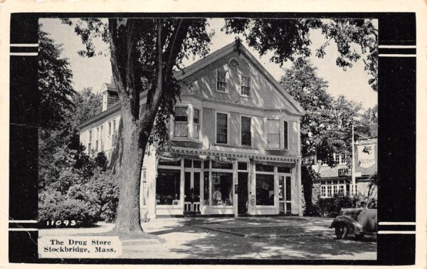 Stockbridge Massachusetts The Drug Store, Vintage Postcard U23587