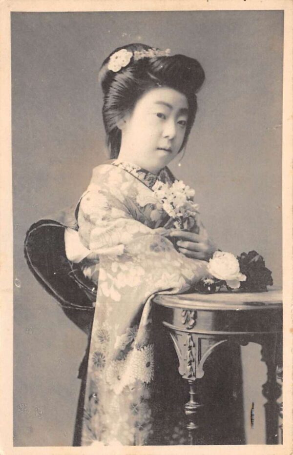 Japan Geisha Girl with Flowers Vintage Postcard AA86190