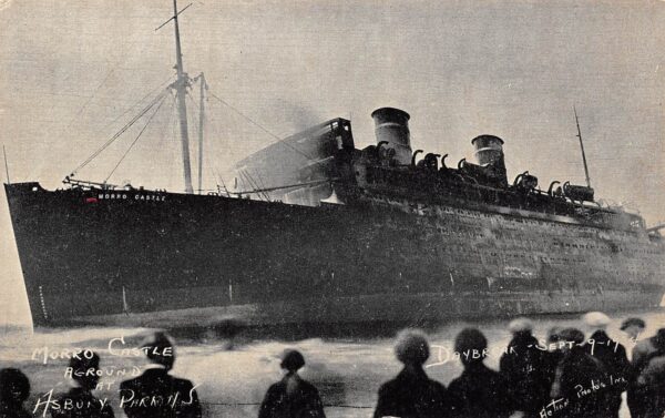 Asbury Park New Jersey Ship "Morro Castle" Aground, Non PC Back Postcard U20056