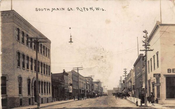 Ripon Wisconsin South Main Street Real Photo Vintage Postcard AA86274