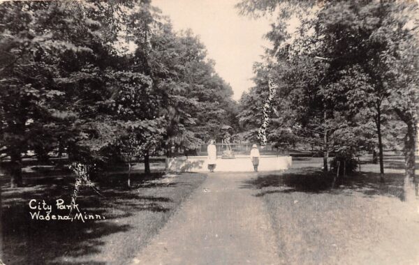 Wadena Minnesota City Park, Real Photo, Vintage Postcard U23957