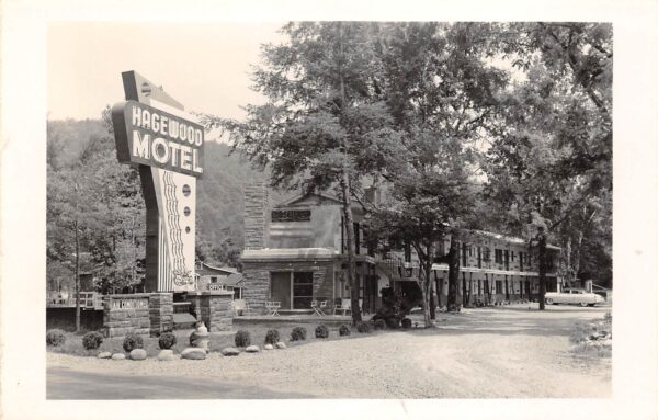 Gatlinburg Tennessee Hagewood Motel, Real Photo, Vintage Postcard U24234