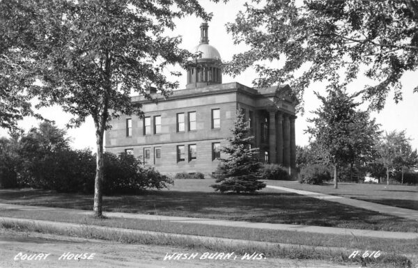 Washburn Wisconsin Court House, Real Photo, Vintage Postcard U24250