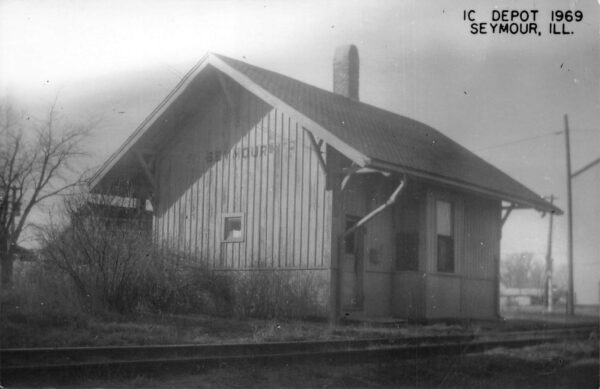 Seymour Illinois IC Depot, 1969, Real Photo, Vintage Postcard U24261
