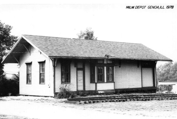 Genoa Illinois MILW. Depot, 1978, Real Photo, Vintage Postcard U24274