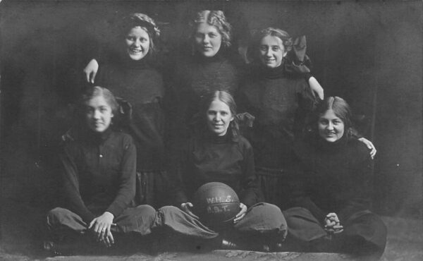 DeForest Wisconsin WHS BBT Womens Basketball Team Sports Real Photo PC AA102886