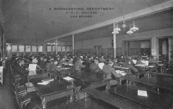 Des Moines Iowa CCC College Bookkeeping Dept Vintage Postcard AA85996