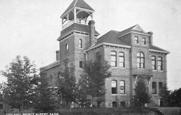 Prince Albert Saskatchewan Canada City Hall Vintage Postcard AA86007