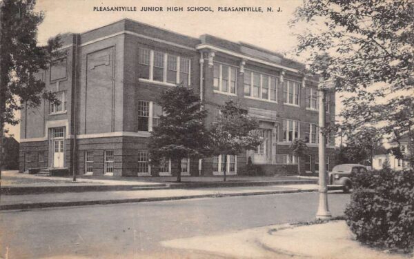 Pleasantville New Jersey Junior High School, B/W Lithograph Vintage PC U19909